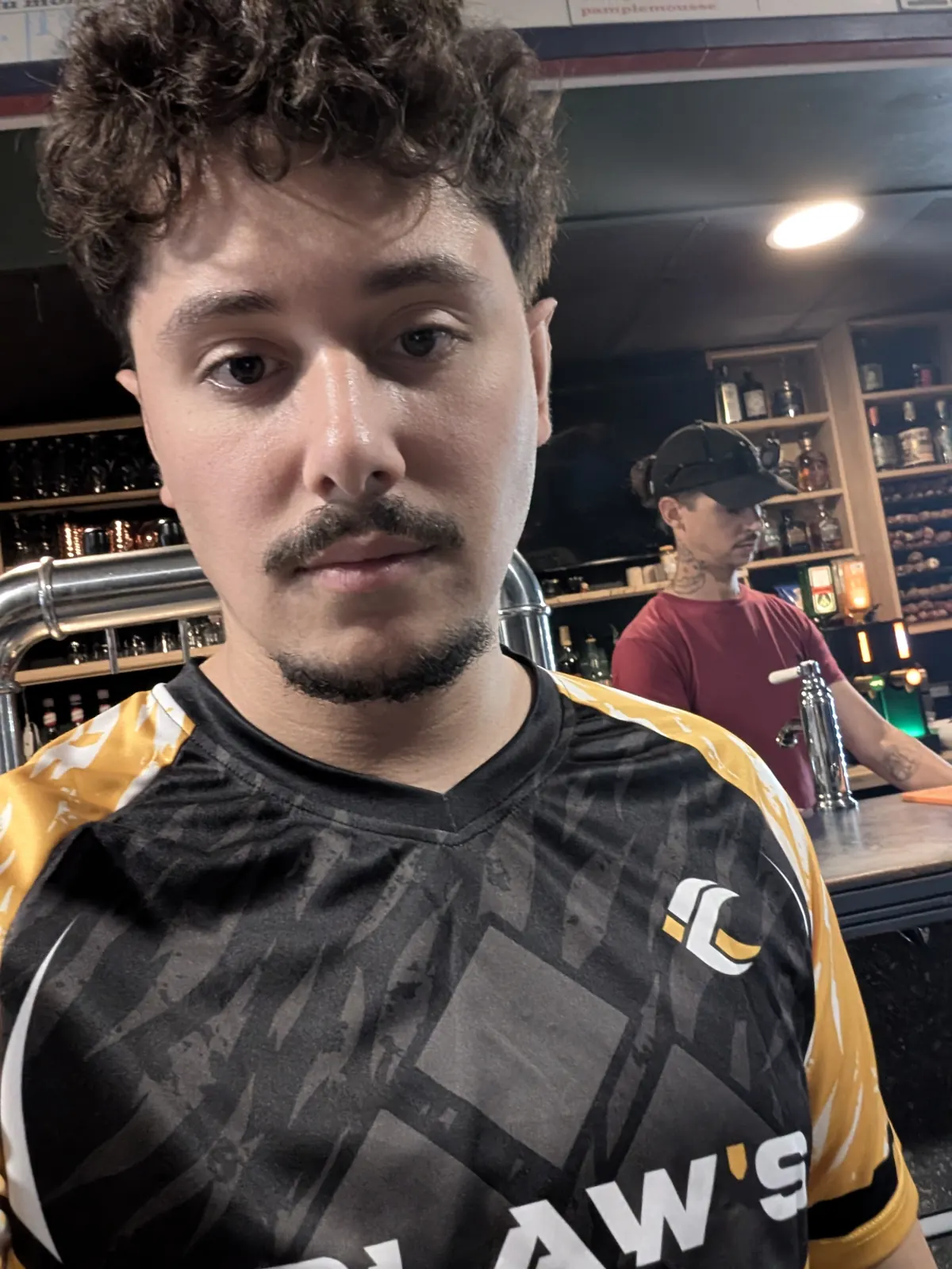 Compétiteur portant le maillot Claws Unity