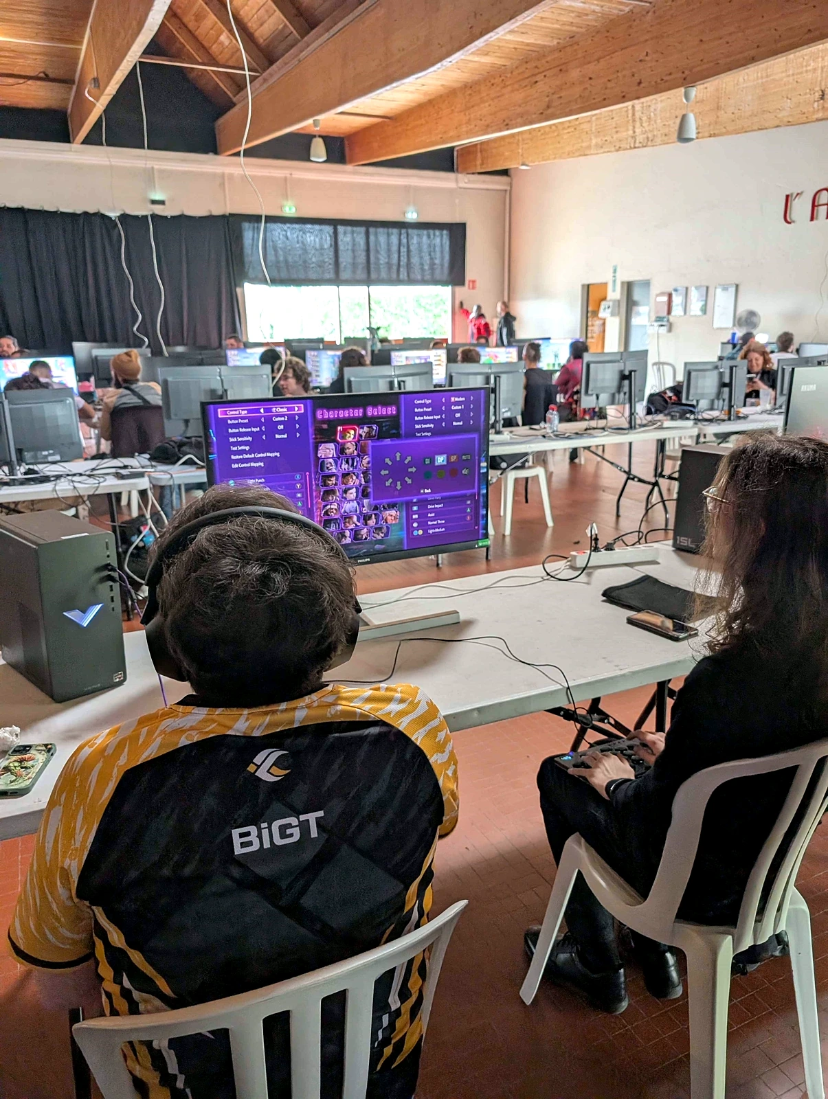 Big T (Claws) en plein match en tournoi